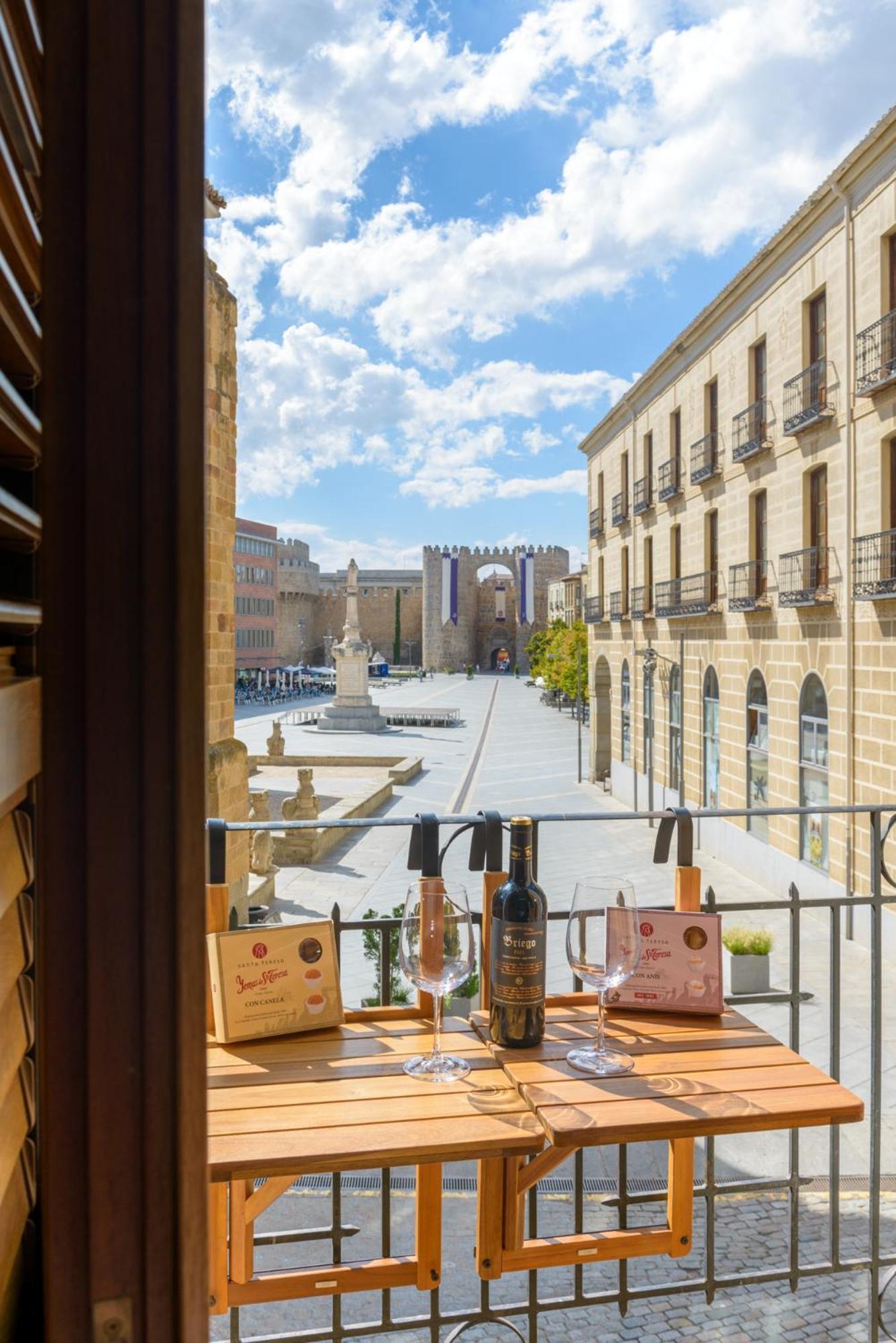 Balcony View To Avila'S Alcazar Luaran gambar